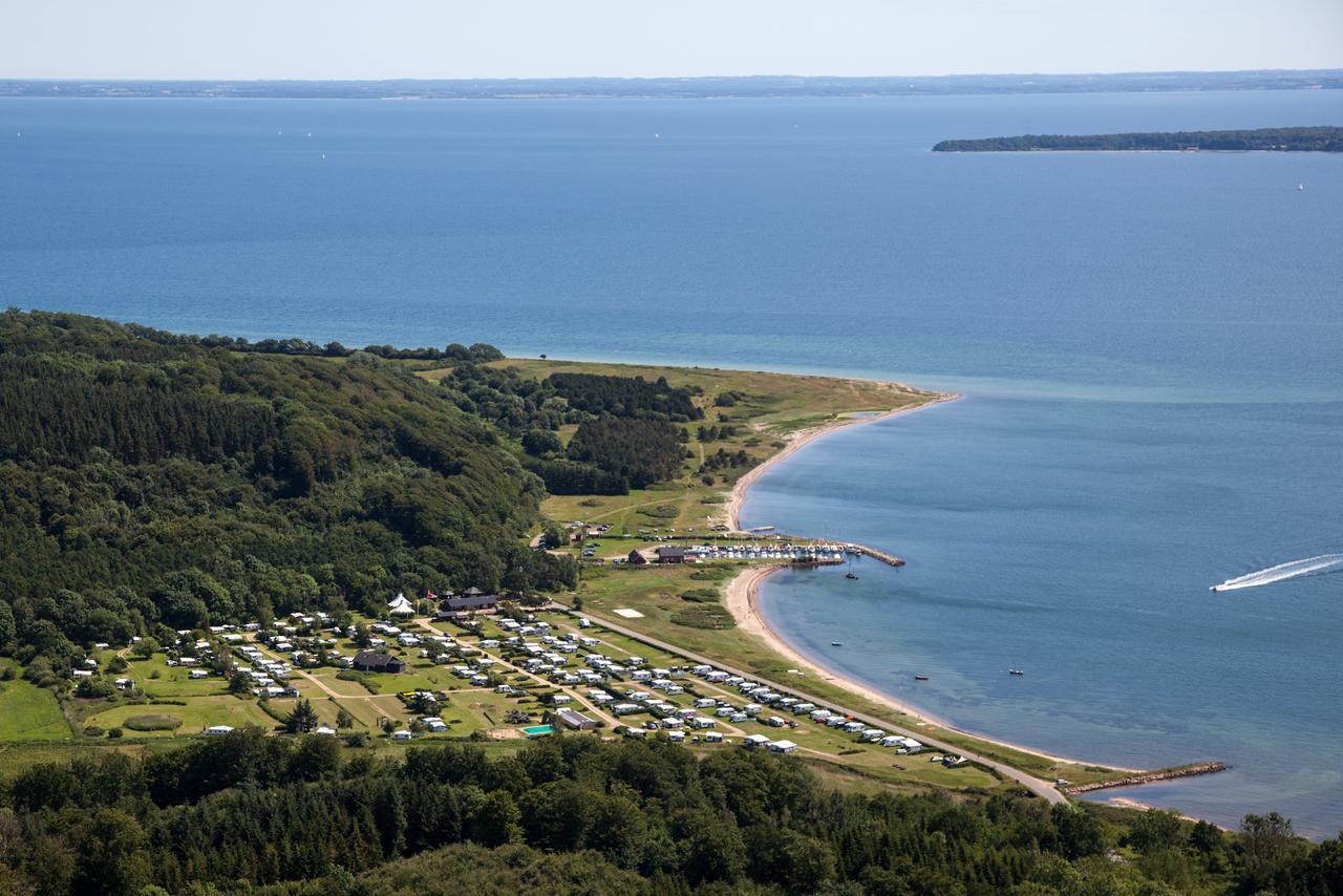 Отель Rosenvold Strand Camping Stouby Экстерьер фото